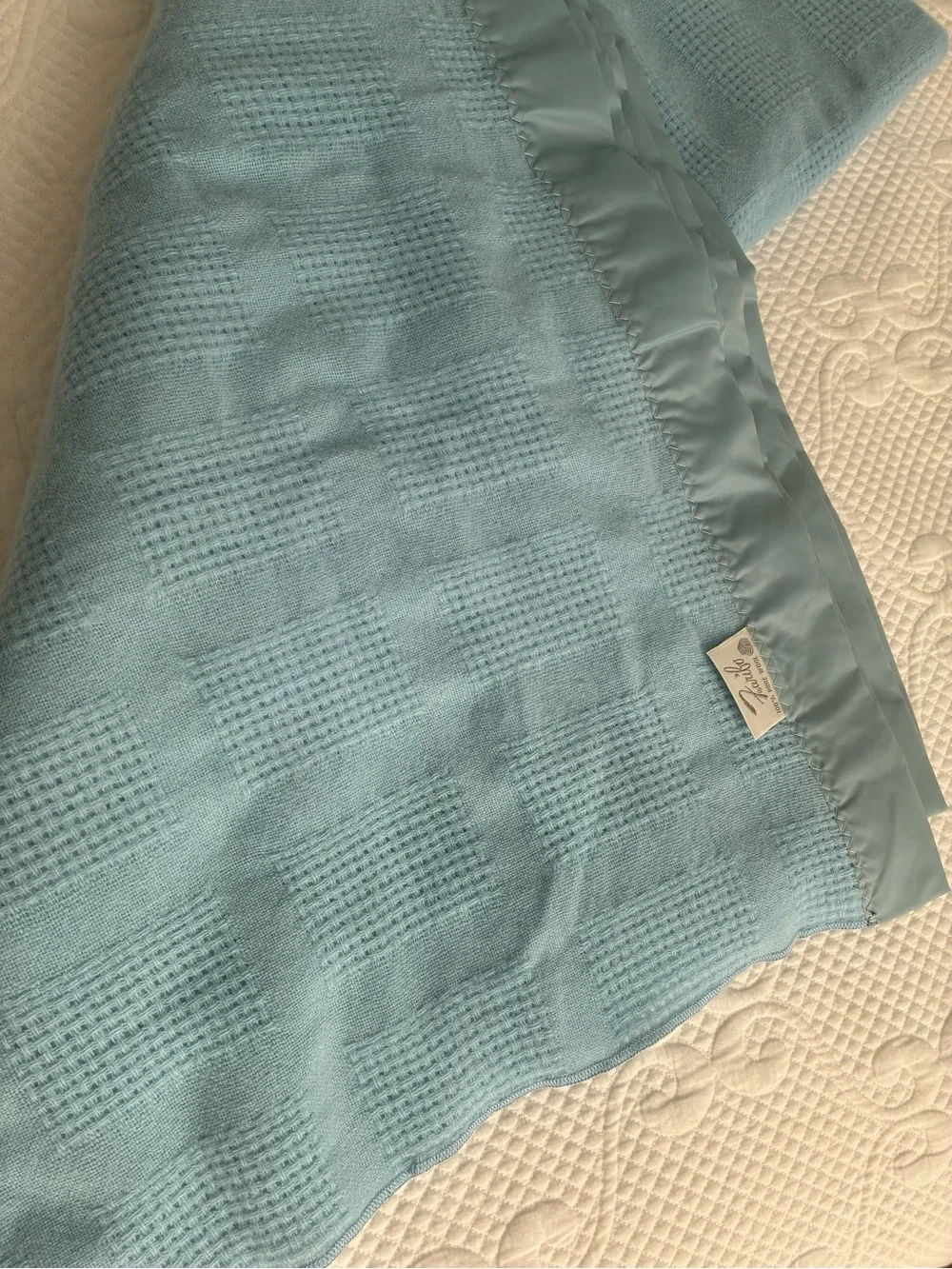 Vintage Faribo 100% Pure Wool Blanket Light Blue Satin Trim 78x86 NWOT USA